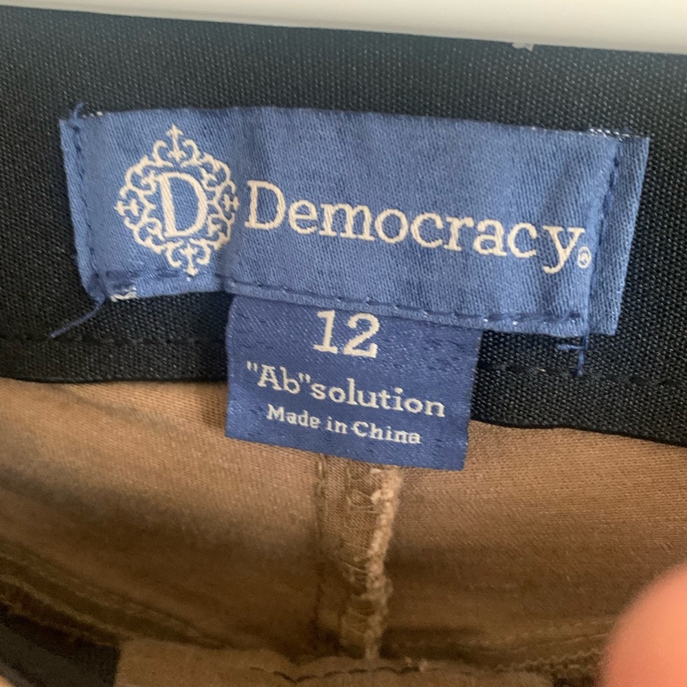 Democracy Tan Skinny Jeans - Picture 3 of 7